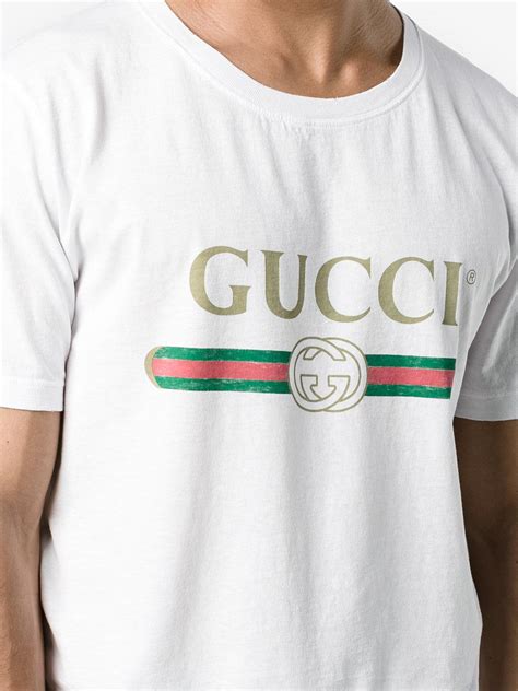 logo gucci fake